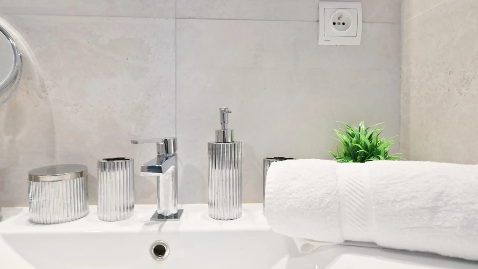 Stunning One-bedroom, Marais - Place Des Vosges * باريس