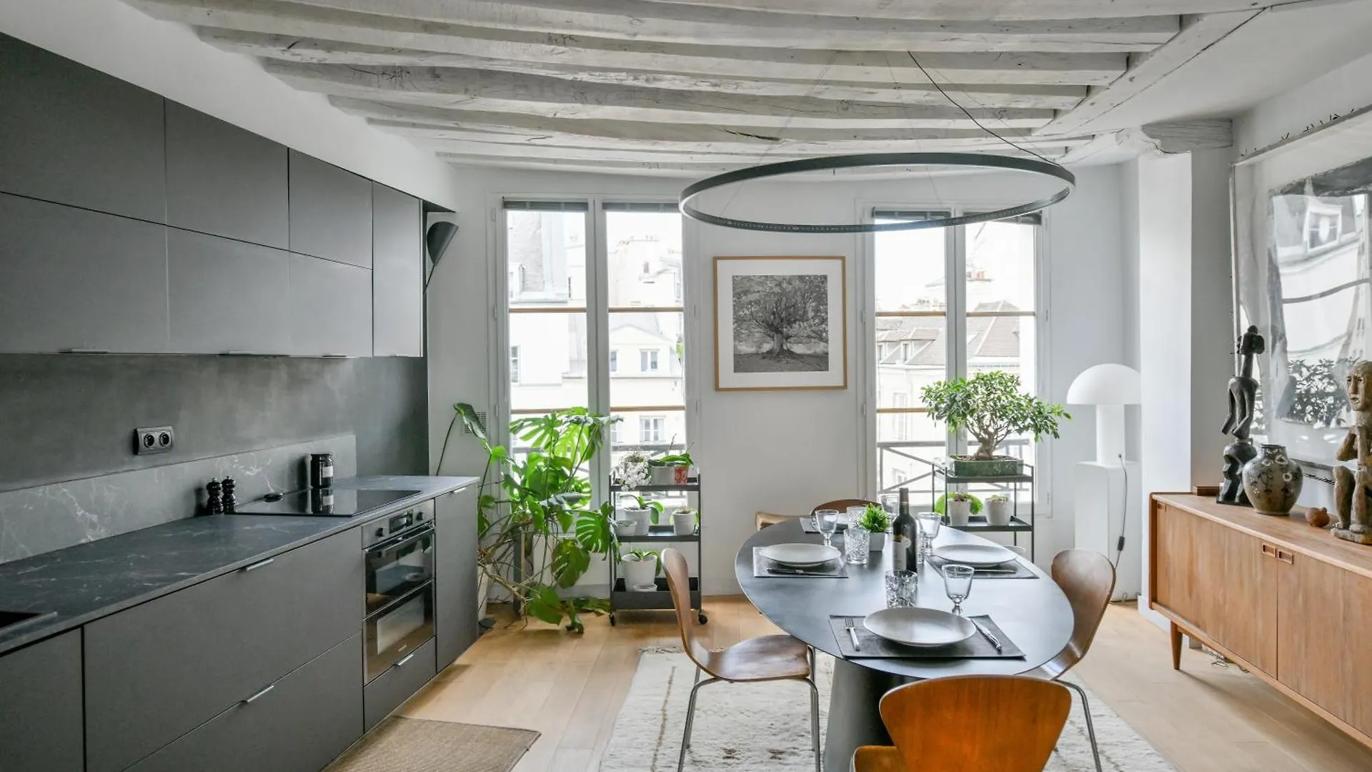 Stunning One-bedroom, Marais - Place Des Vosges *