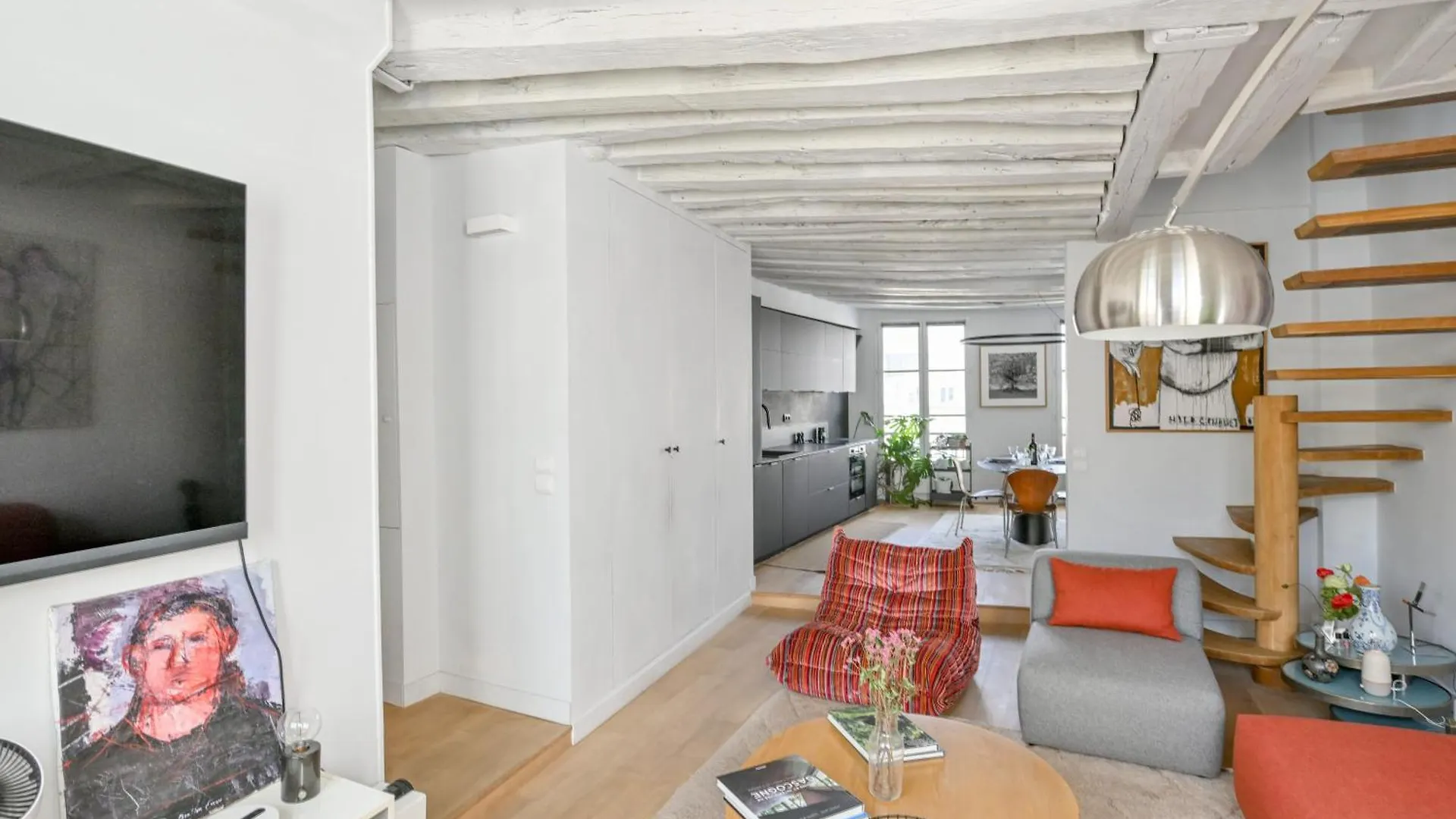 Stunning One-bedroom, Marais - Place Des Vosges Apartment