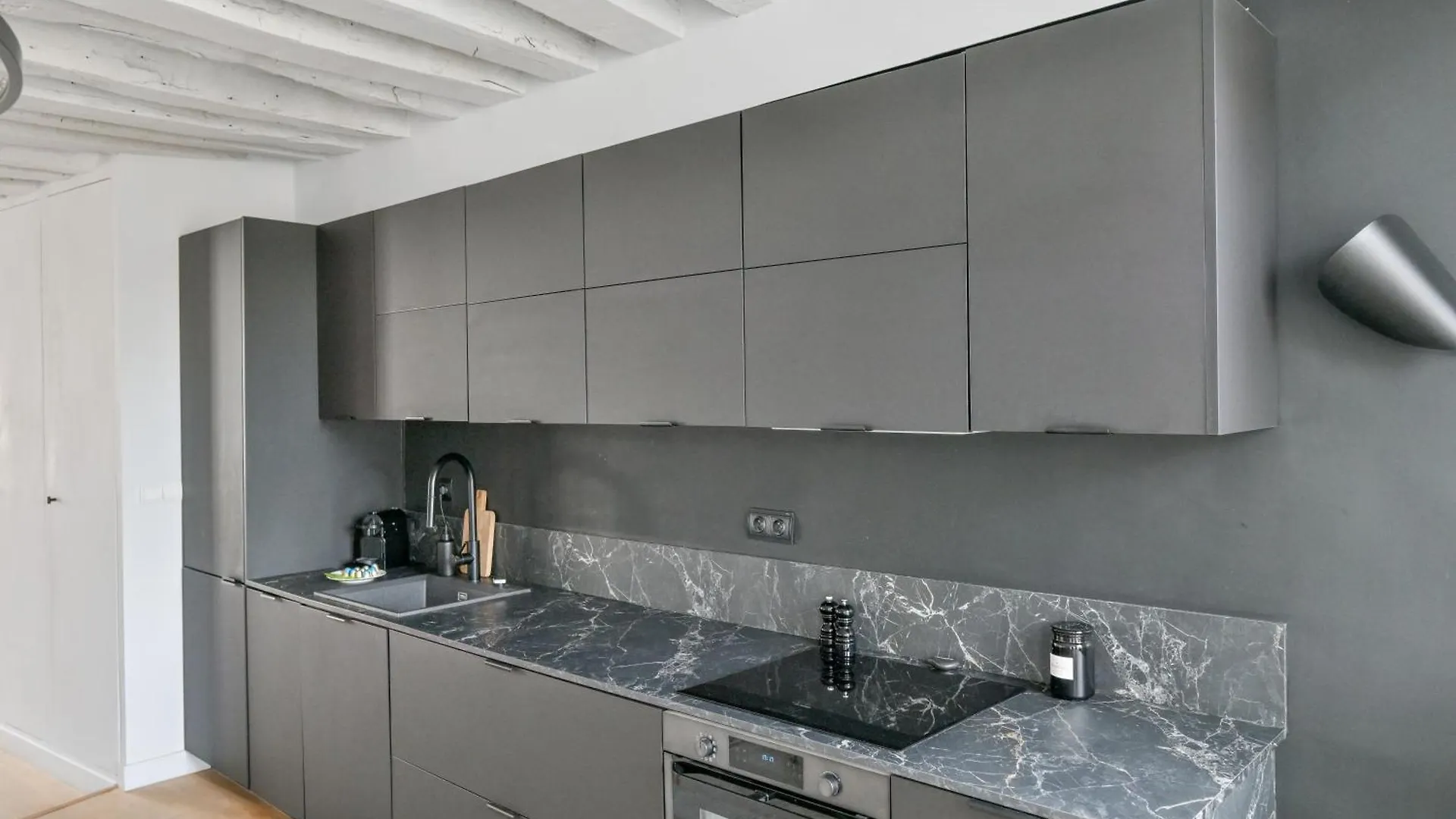 Apartment Stunning One-bedroom, Marais - Place Des Vosges Paris