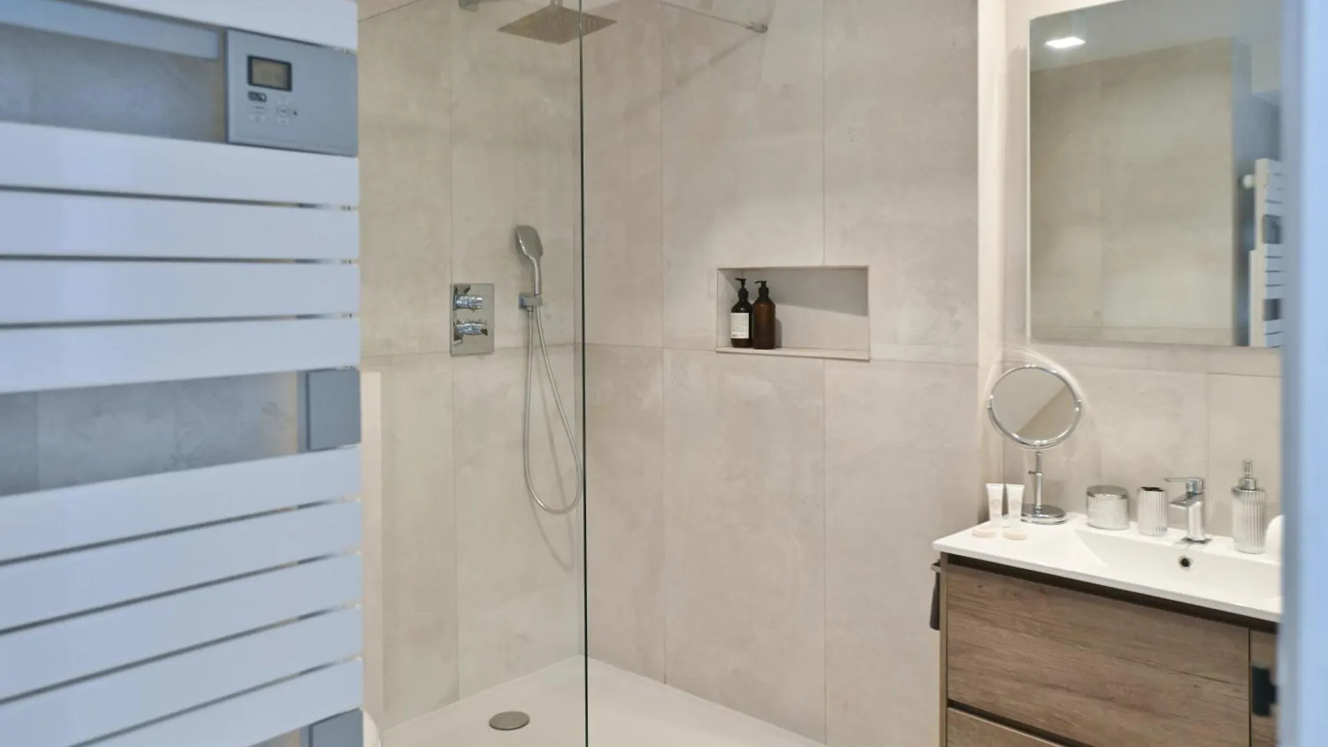 Stunning One-bedroom, Marais - Place Des Vosges *